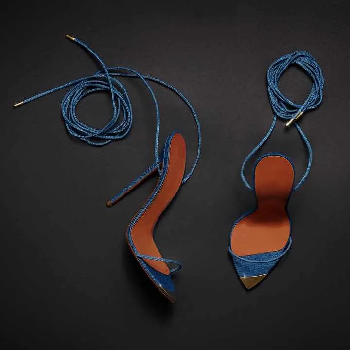 صندل كعب عالٍ برباط من قماشHigh heel sandal with lace up fabric